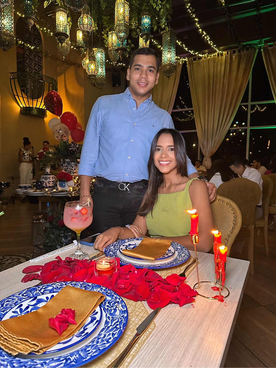 JorgGomez10's tweet photo. Feliz día mi amor 👫❤️ https://t.co/ZFr1WMUUHQ