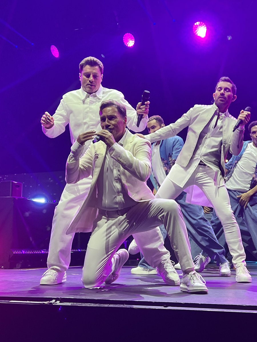 MargauxC1's tweet photo. Everlasting Love IGAF tour Dijon https://t.co/VKLeljhCqB