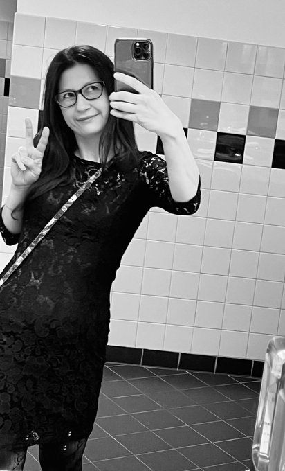 Bathroom selfies, oh my! https://t.co/KH0pnSKcwv