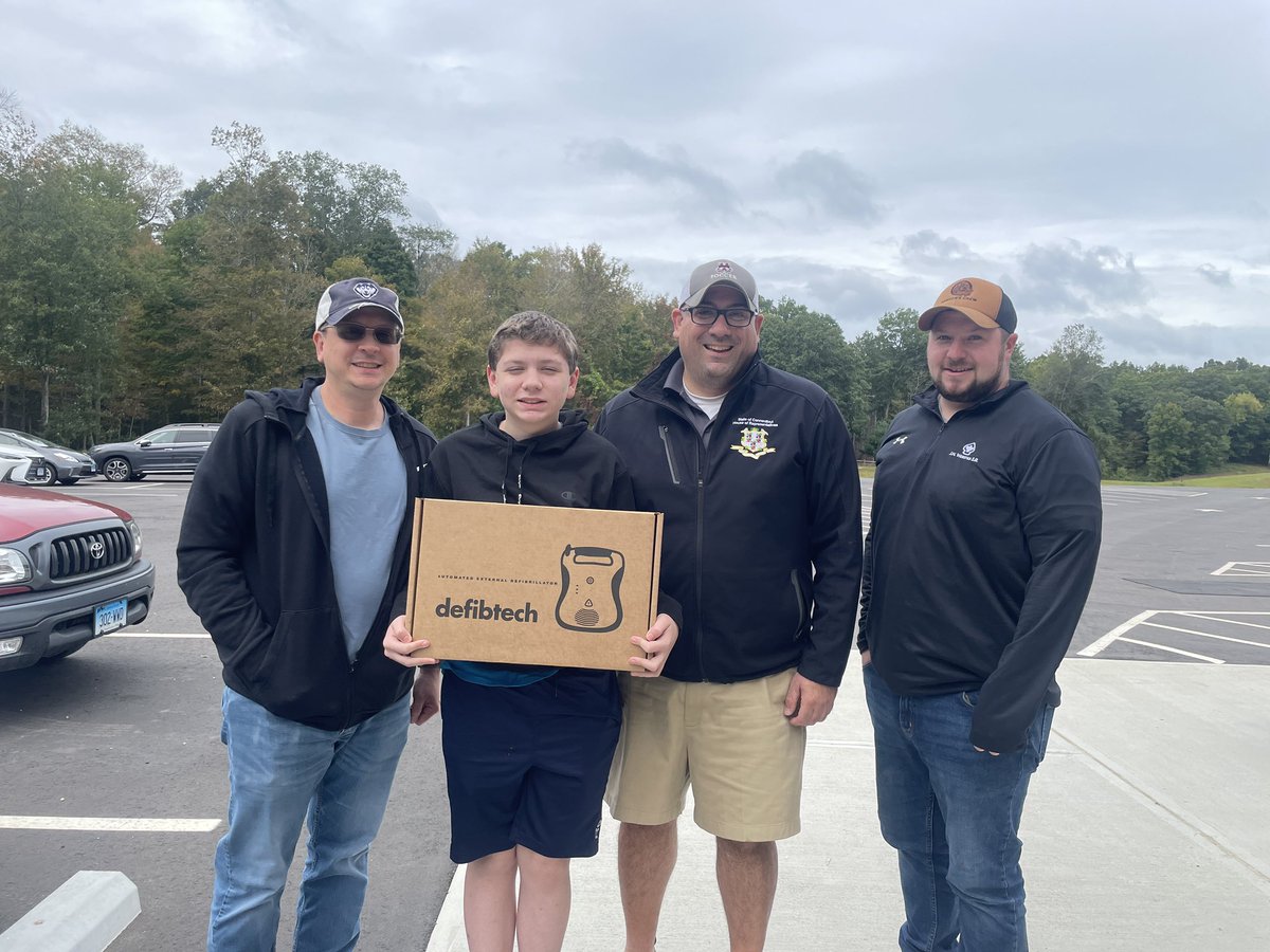 JNWBSA's tweet photo. A BIG Thank you to Bill Stielau of Troop 72 in Middletown, who facilitated a gift of a new AED from the manufacturer Defibtech. Bill directed the gift as part of the company's employee donation program. https://t.co/A9t46EGinW