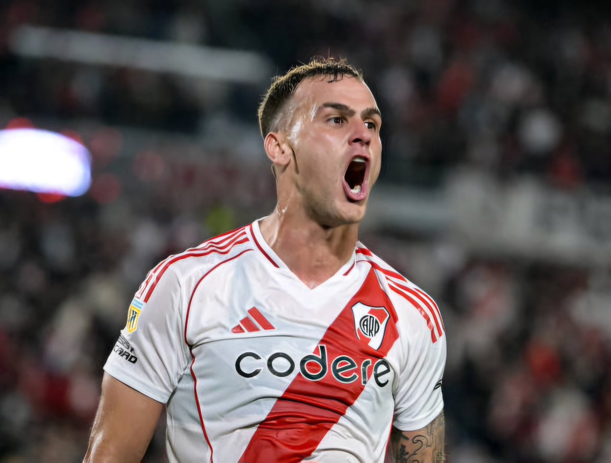 frabigol's tweet photo. Poco se habla del PARTIDAZO que hizo LEANDRO GONZALEZ PIREZ, cortó todo, cubrió perfecto a Bustos y Fonseca cuando subían, no lo pasaron ni una vez y dió seguridad en la salida.

Toda la confianza en el KAISER ⚔️🛡 para el partido de vuelta contra los chilenos, TENEMOS CENTRAL. https://t.co/pKY8FesVpR