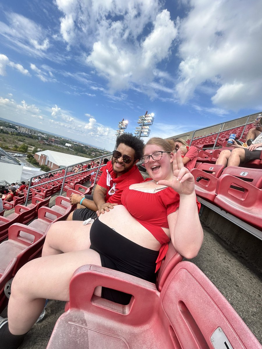 sarahdmonroe's tweet photo. L’s up BABY #GoCards https://t.co/CEyKhYQsE1