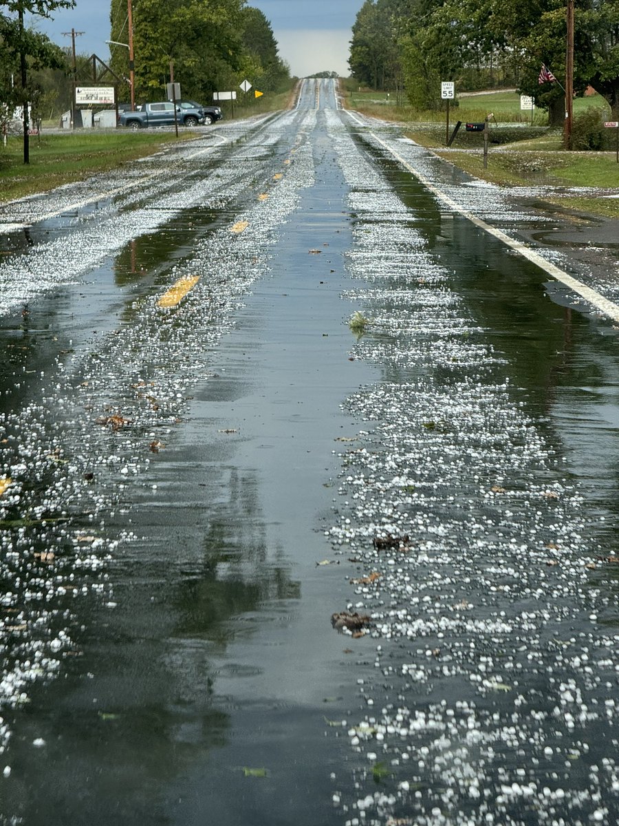 SnopekTim's tweet photo. HAIL PELTS JUMP RIVER WI
Northwest WI https://t.co/dQifsp8fIz