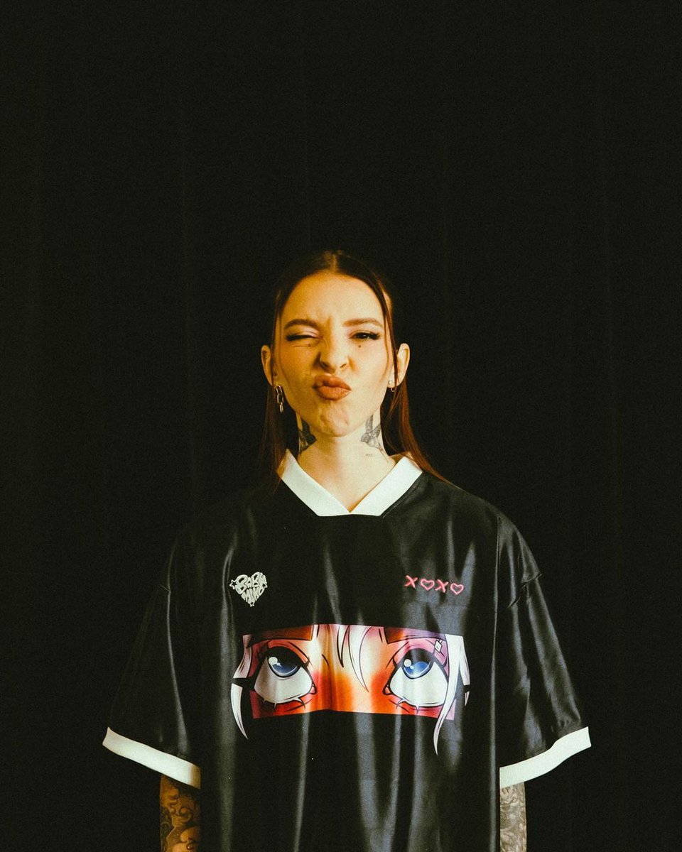 aily -!🦂🖤 tweet media