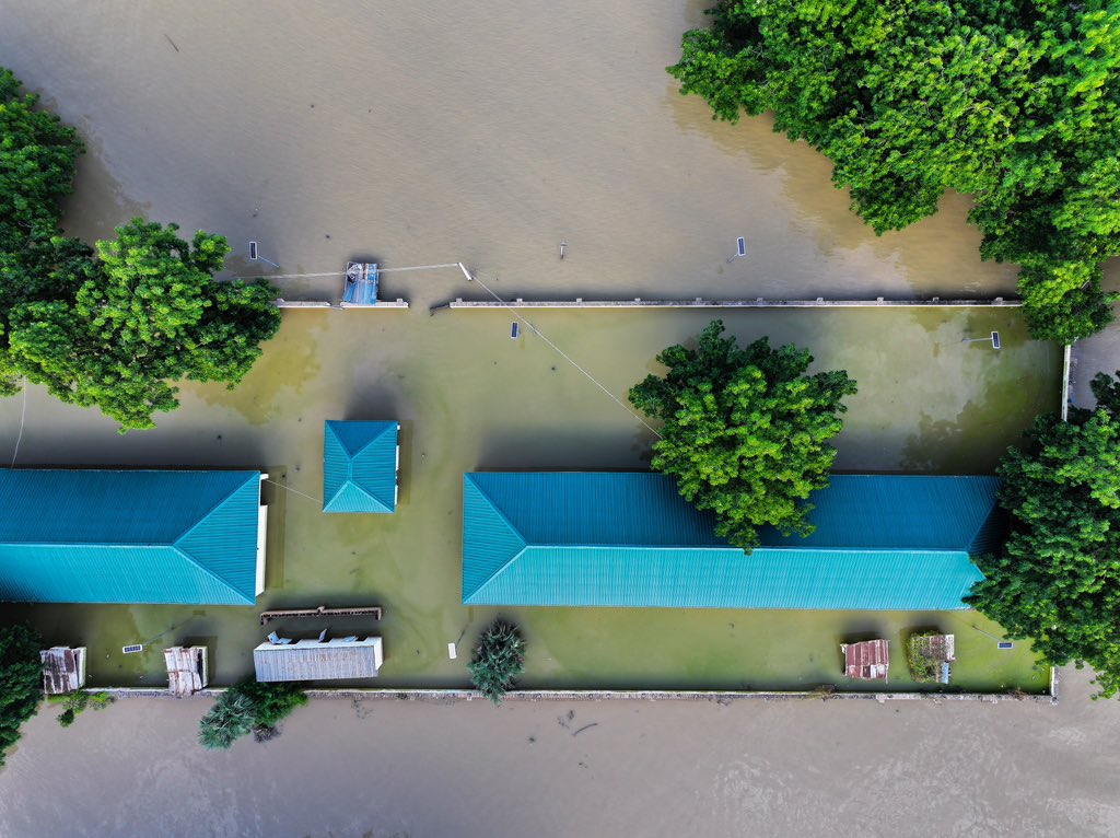 Submerged buildings in stagnant water after the floods around 505 housing estate.

#MaiduguriFloods #TheAftermath