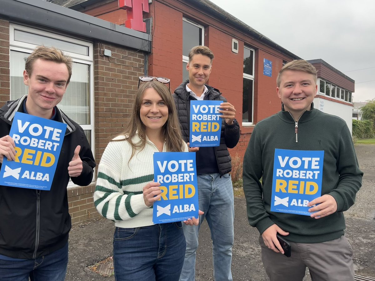 Excellent campaigning session today in Perth City North for <a href="/robertreidALBA/">Robert Reid</a>! 

5 days until polling day ⏰ 

#VoteALBA