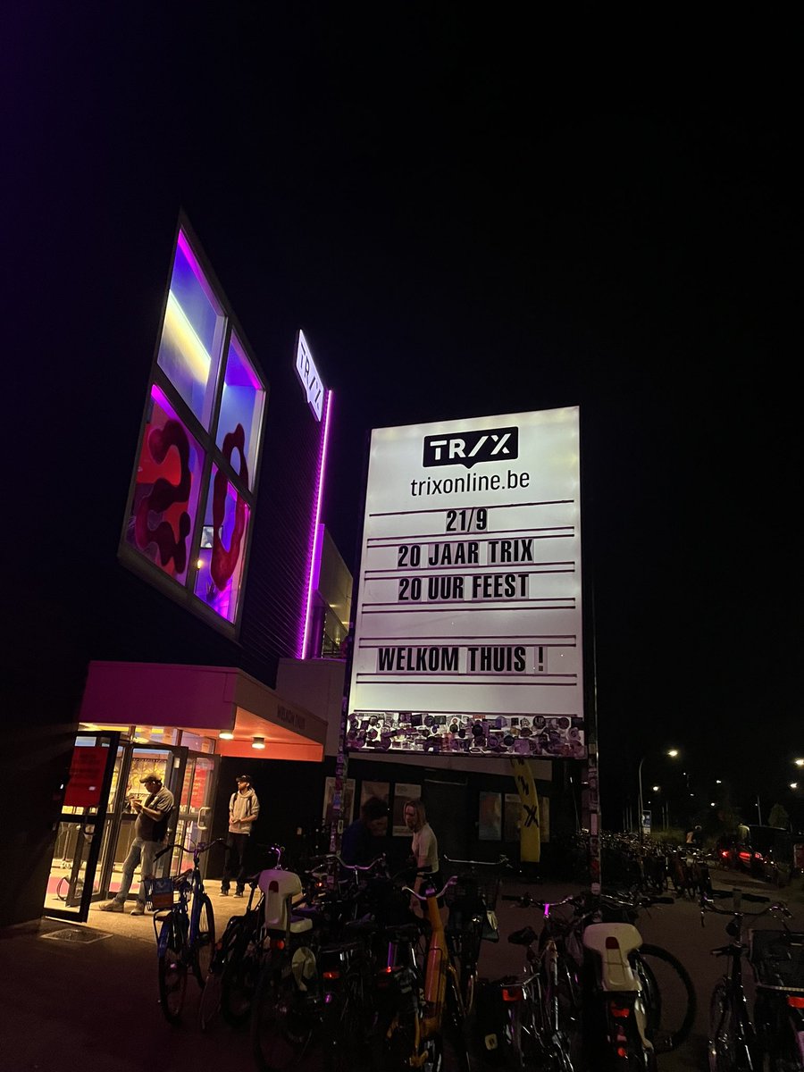 FakePlasticRuby's tweet image. 🎂