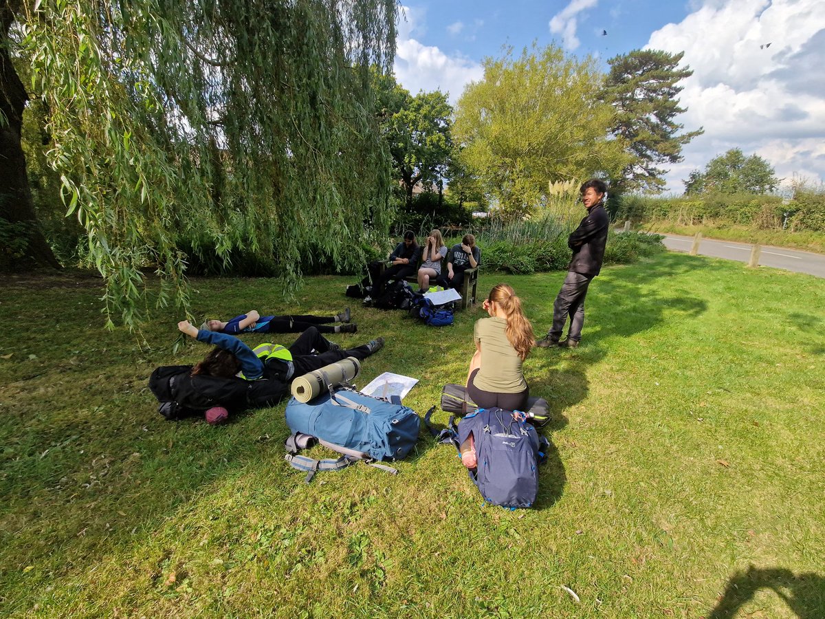 DAOSdofe's tweet image. DAOS Bronze D of E Assessment
A great first day with students rising to the challenge of their Bronze expedition. Tents are set up and food is being cooked.