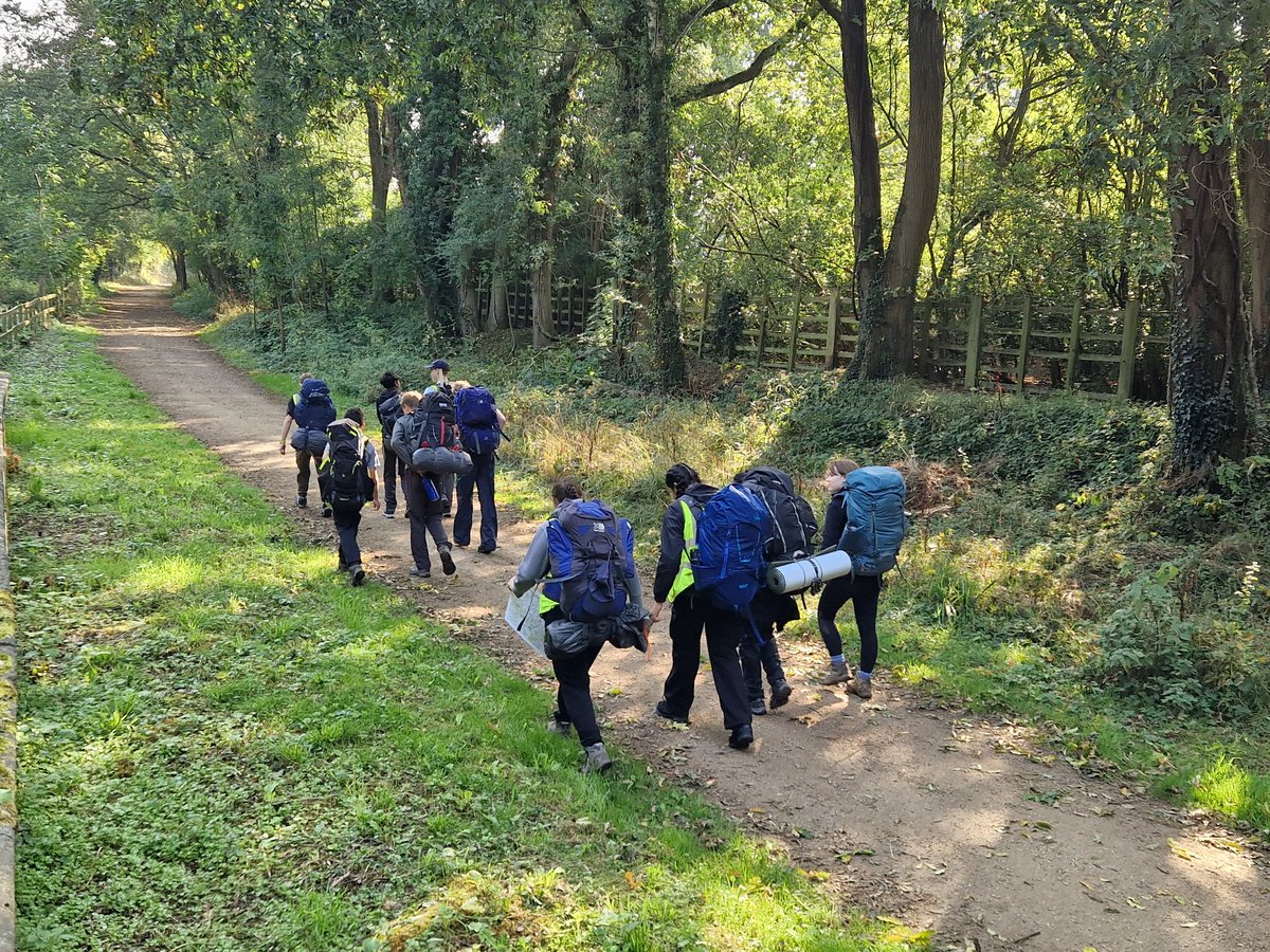 DAOSdofe's tweet image. DAOS Bronze D of E Assessment
A great first day with students rising to the challenge of their Bronze expedition. Tents are set up and food is being cooked.