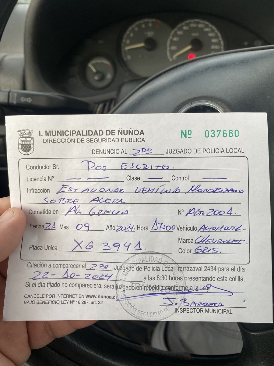 LuisCondell's tweet photo. @MuniNunoa @GobiernodeChile @EmiliaRiosS @GabrielBoric me parece inaudito que te saquen parte afuera del estadio nacional donde vienes con tu familia y no te ofrecen estacionamiento. Por mi parte yo pregunté al municipal antes y me confirmó que si se podía estacionar. https://t.co/7g4oxNrwXA