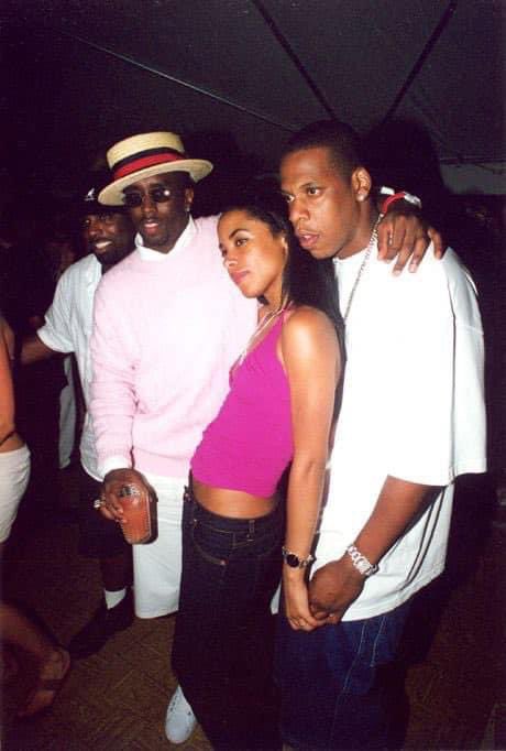 babyibeenajoint's tweet image. Where was her parents😭