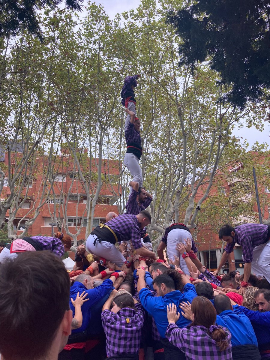 CastellersAdroc's tweet photo. Avui a la Diada d’Esplugues hem descarregat un pilar de 4, el 3 de 6, el 3 de 6 agulla i el nostre primer 5 de 6 de la història!!!
Enhorabona colla. Cada cop un pas més.
Moltes gràcies padrins(@Cargolins)per l’ajuda que ens doneu sempre.
#castells #castellers #adroc #colladroc https://t.co/p2f4XuXeHO