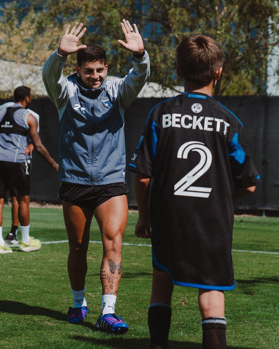 SJEarthquakes's tweet photo. 💛 #KickChildhoodCancer

NEWS: Quakes sign nine-year-old Beckett Boznanski, a cancer survivor who is currently in remission from leukemia, to a 1-day contract to be our Honorary Captain for tonight's game vs. St. Louis CITY SC. 

Welcome him to the squad & give him a big reception tonight!