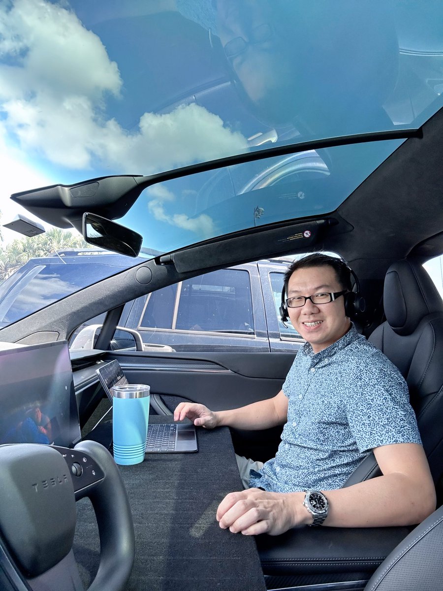 KevinTaiRealtor's tweet photo. Tips to turn the Tesla Model X sub trunk cover into a desk. This is so nice for me as a realtor to work while I waiting for appointments or during kids sport events 😍.

#tesla #ModelX #tips @elonmusk https://t.co/nae9yCp0PD
