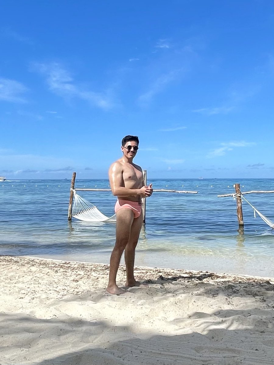 Rodrigorack's tweet image. 🔥 cerrando  ciclos . 🌊 Desconectar, disfrutar y reconectar con lo que realmente importa. 💫 #FeelingMyself #CozumelVibes #NewMe #GayAndProud #speedo #gayman #GayVibe