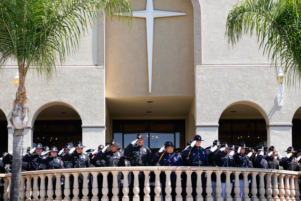 Community gathers to honor San Diego police officer, Austin Machitar killed in line-of-duty crash