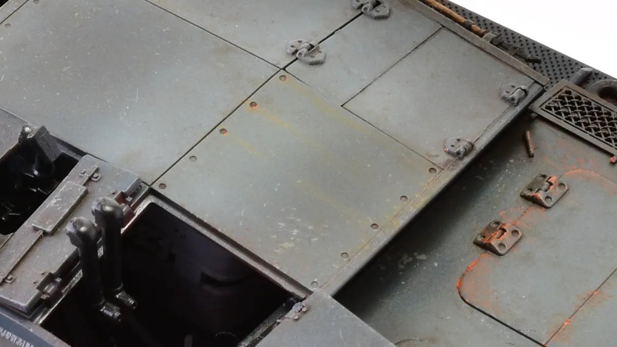 色鉛筆で擦ってぼかすだけで、かっこいいサビがお手軽に施せる！！

誰でもかっこいいサビ塗装が楽しめる究極の色鉛筆！「AKインタラクティブ ラスト＆ストレーキング5色セット」レビュー nippper.com/2024/09/102585/ <a href="/NippperCom/">nippper.com</a>より