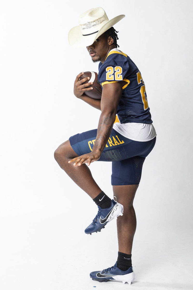 This is William Mason. He is good at football.

He ran for 133 yards Saturday against Nebraska Kearney, which allowed 131 combined rushing yards in its first two games before today. 

#RollChos