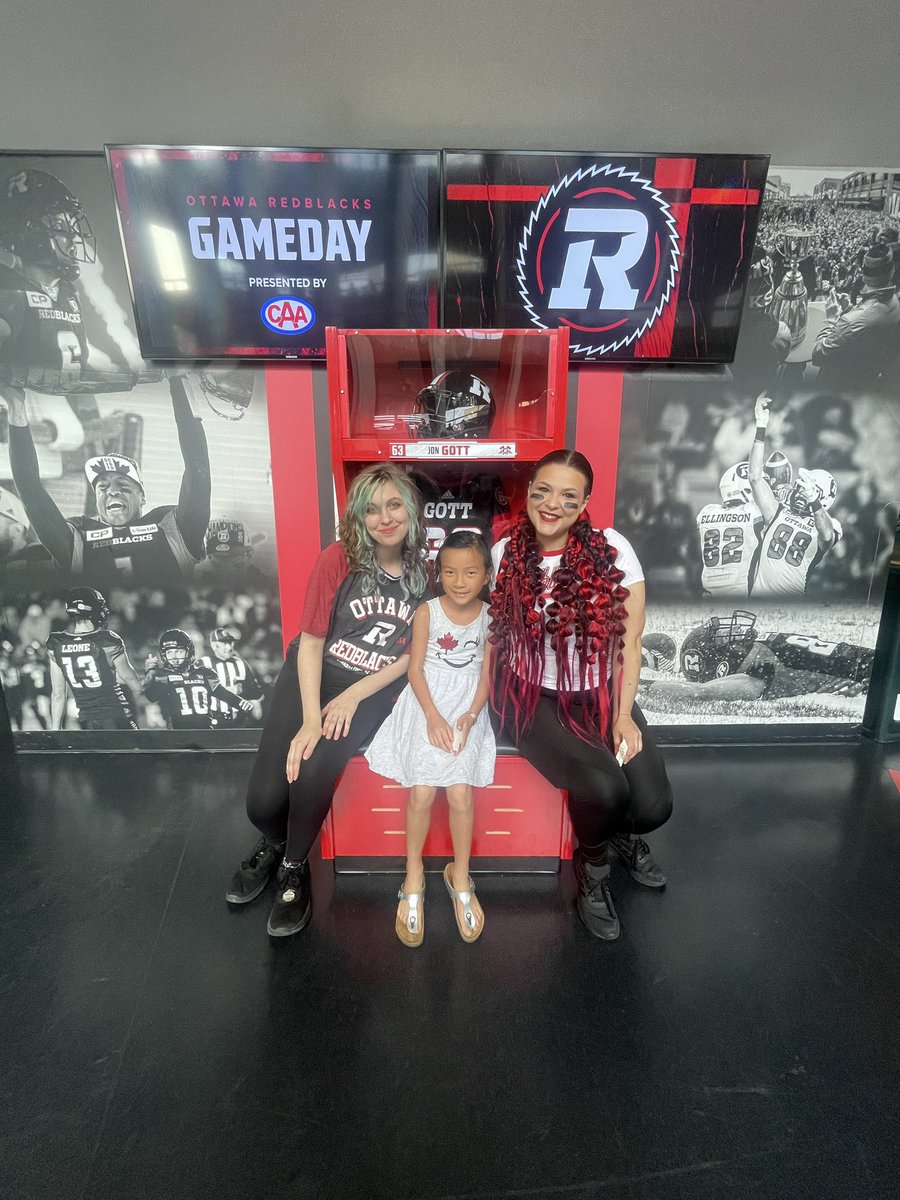 xhannahbella's tweet photo. we had so much fun at the @REDBLACKS game today! let’s goooooooo-tt! 🏈 https://t.co/fWgwNDNqbp