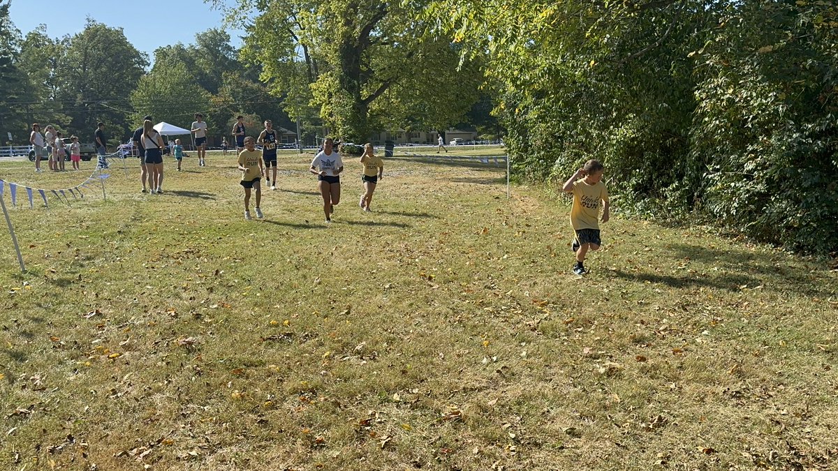 Jr. Hawks Running tweet media