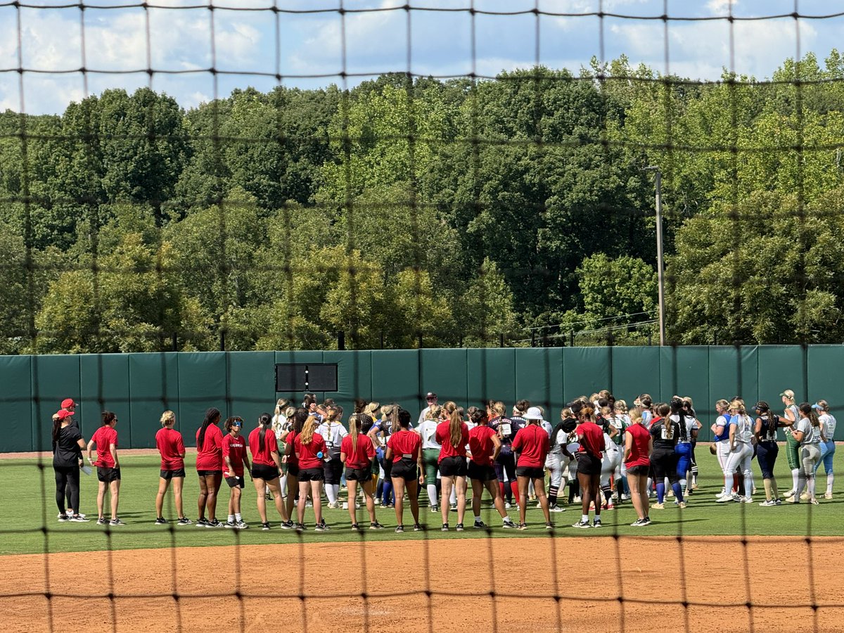 BrookHagerty13's tweet photo. Thank you @UGASoftball for hosting such a great camp! I appreciate the feedback and look forward to staying in touch! β€οΈπ€@UGACoachTony @Syd_finch @chelsw20 @MikeDavo17 @TGASciara @TGA_Turner @rothrock03 @CodyFowlerPH @berries_logan @CoastRecruits @ExtraInningSB @LineDsoftball https://t.co/74OX4izJw8