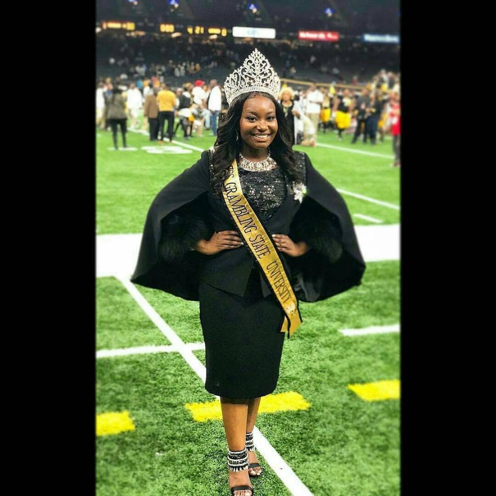 IWeaveSteve's tweet photo. JSU VS GRAMBLING! Two Schools Who Mean So Much To Me! One School Raised Me &amp; The Other School Supported Me! This Is What HBCU Football Is All About! Tradition, HOF Coaches, HOF Players, The Fanbases. The Battle Of I-20! Yeah The Queens Also! I Am Always #HBCUFIRST! https://t.co/7DR83gFJfq