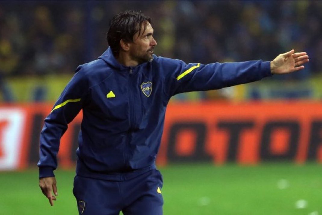 MISTER TE BANCO A MUERTE, SI QUERES SEGUIR HACELO SIN EL LASTRE DE ESTE CLUB… BASTA DE LOS AMIGOS DEL CONSEJO DE MATE Y EL PRESIDENTE. 

BASTA DE ROMERO, ROJO, POL FERNÁNDEZ. 

SI VAS A MORIR, QUE SEA CON LA TUYA.