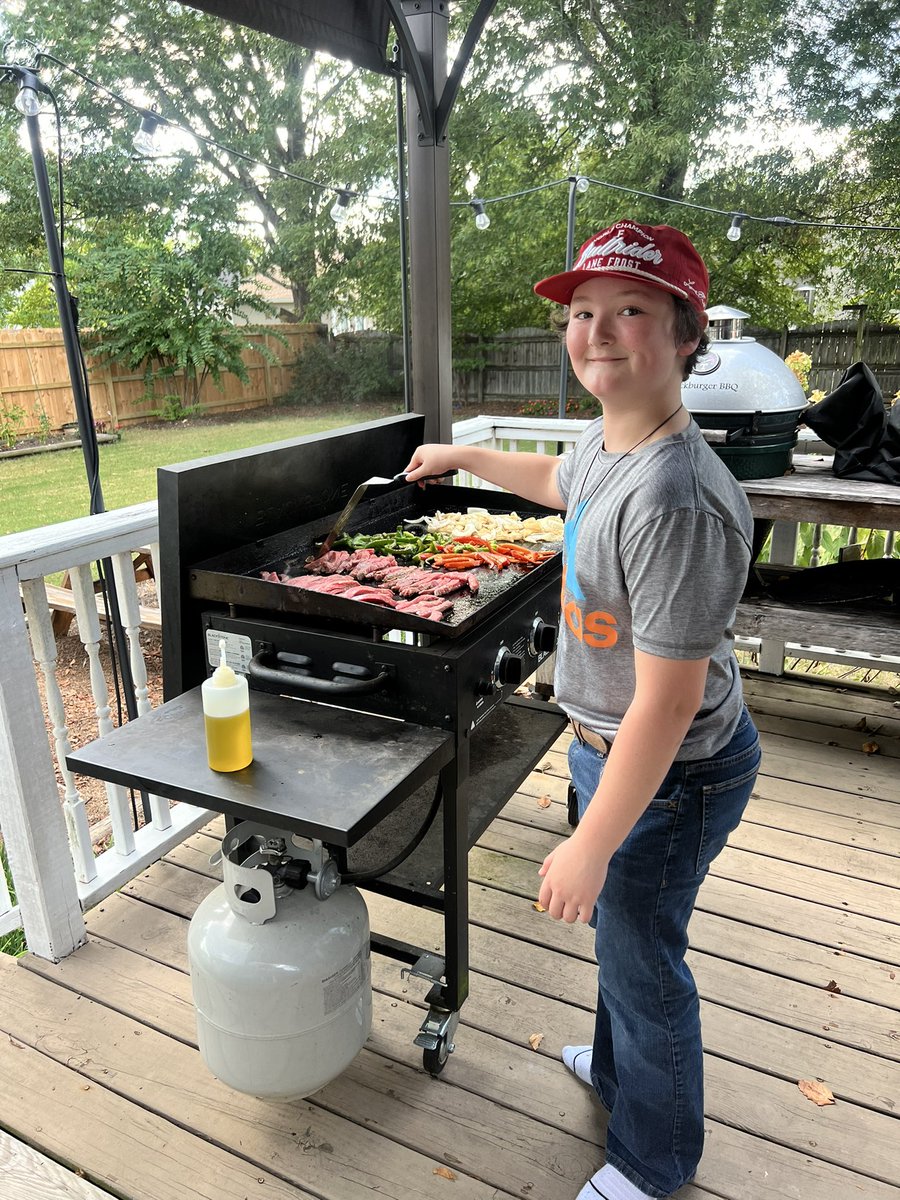 HaroldStockburg's tweet photo. Got the grandson cooking again tonight on the @BlackstoneGrid He’s really becoming a pro!  #juniorgriller #blackstonegriddle #trainthemright https://t.co/9f6wC88ibb
