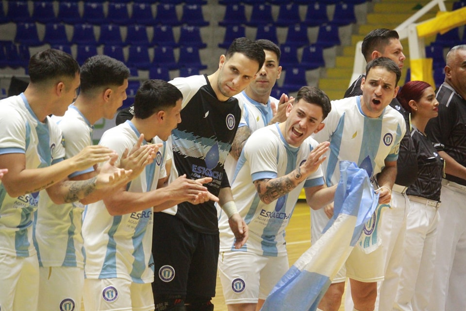 juegargentina's tweet photo. #Futsal ⚽️ #FIFUSA 
#Bucaramanga 📷CAFS :: 

Clásico sudamericano para definir el pase a la final del Mundial 💪 #VamosArgentina 

:: Semifinal ::
19:50hs 🇦🇷 Argentina vs Brasil 🇧🇷 

📺Streaming 
👉EN VIVO https://t.co/dmvq8uiaPA https://t.co/1cvxH3HGfM