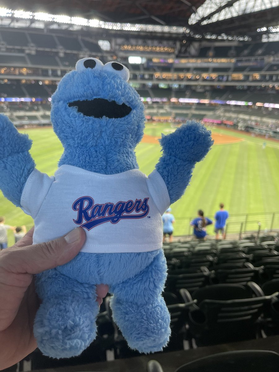 Zap_City13's tweet photo. @Rangers vs @Mariners tonight! +a #BigPoppi inspired giveaway! 🔥🔥🔥 @coreyseager_5 https://t.co/v70tjmNpUL