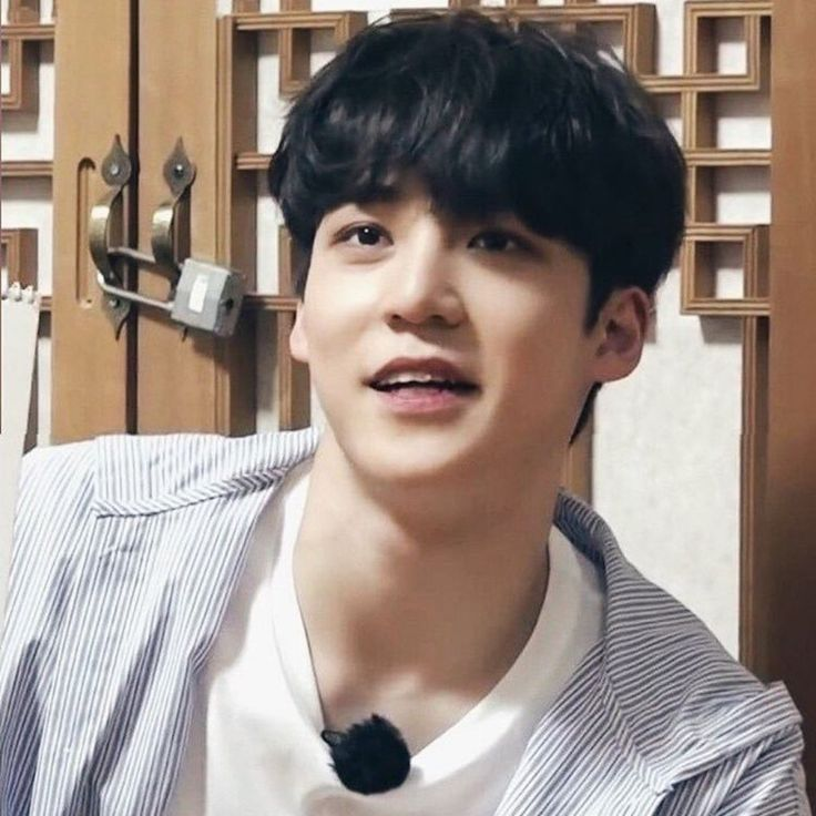 hourlyjyh's tweet photo. -` #ATEEZ #에이티즈 ♡ #Yunho #윤호 ´- https://t.co/vogqZLqPJi