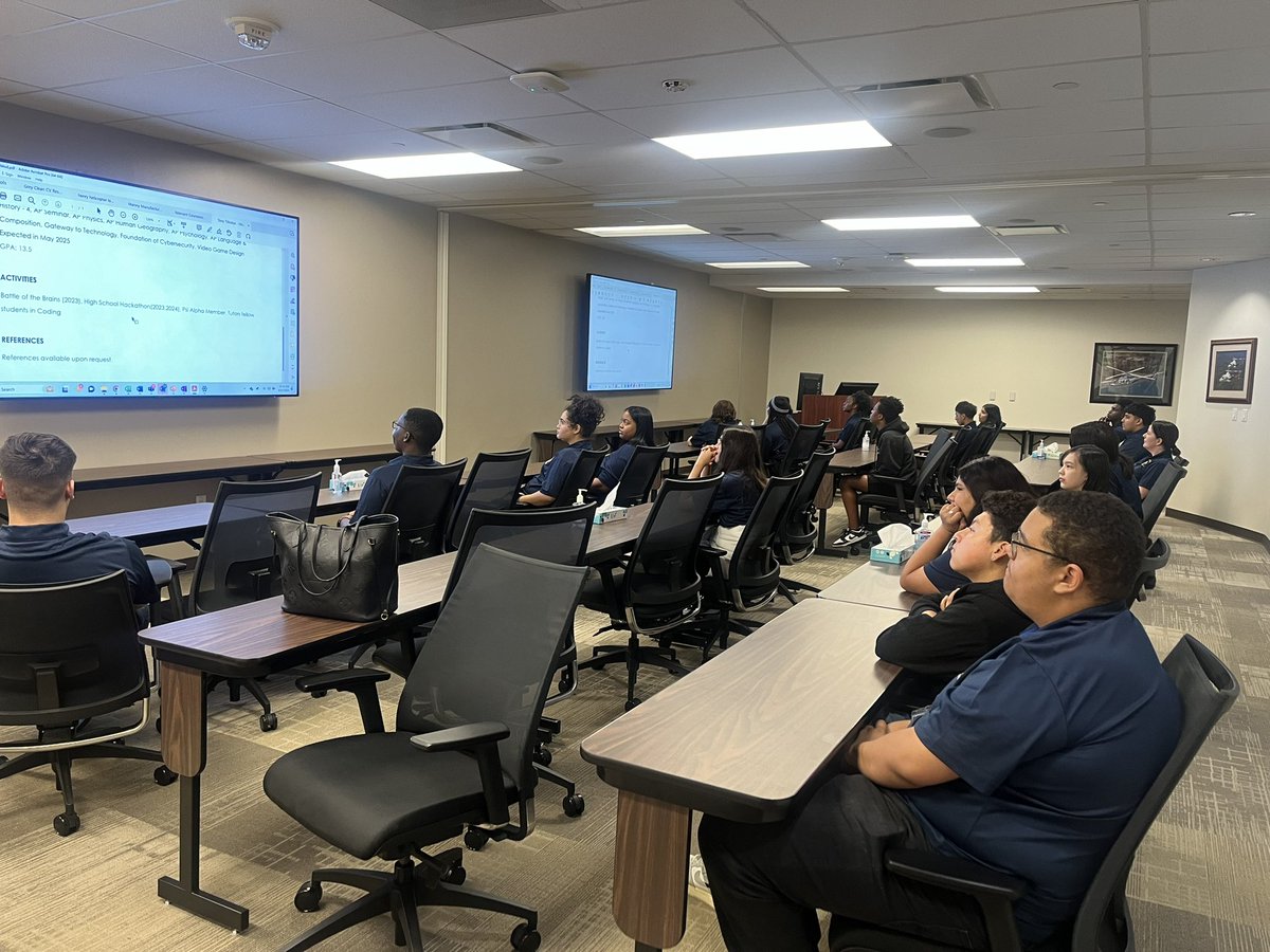 Pathways in Technology / Early College High School - Lamar High School