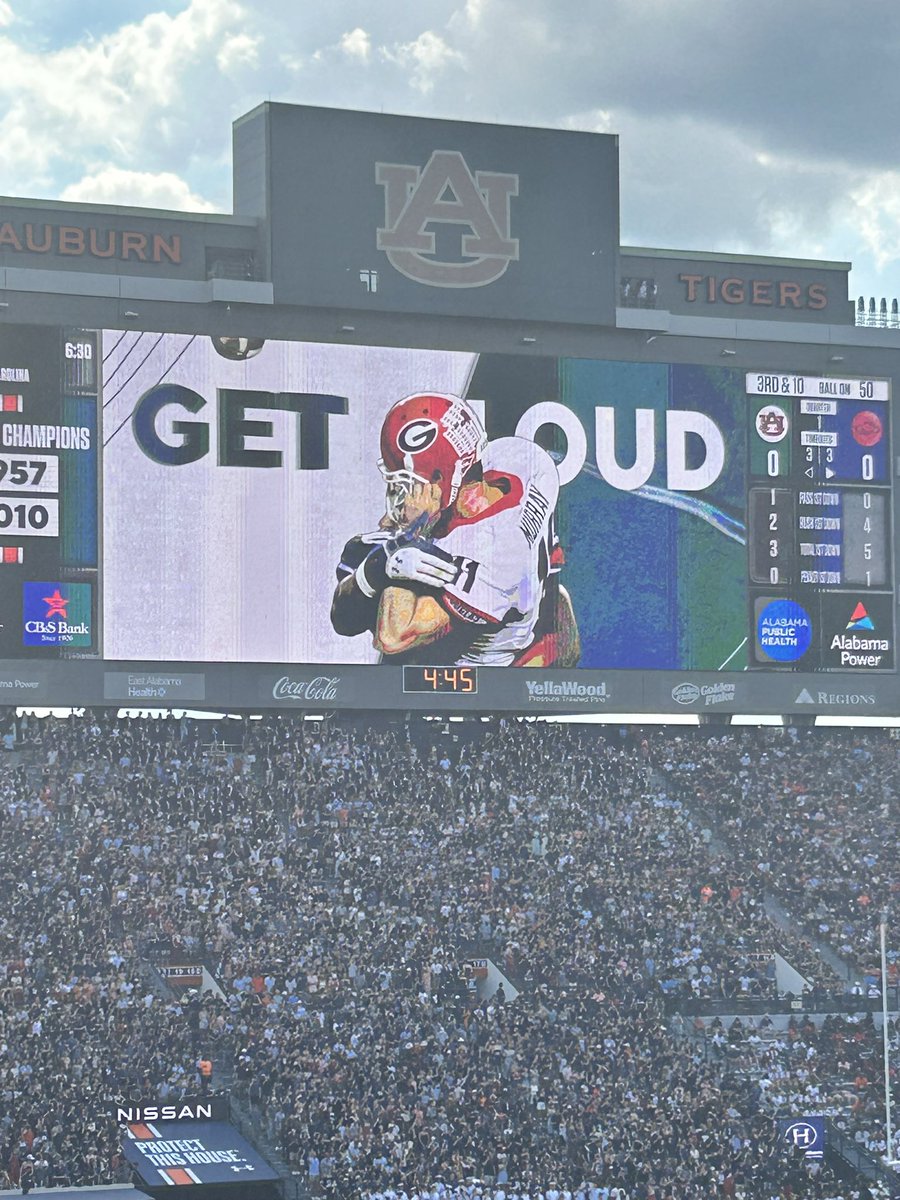 StantonLawLLC's tweet photo. @aaronmurray11 This was on the jumbo today.  They still love you on the Plains. https://t.co/r6r4J7ftIu