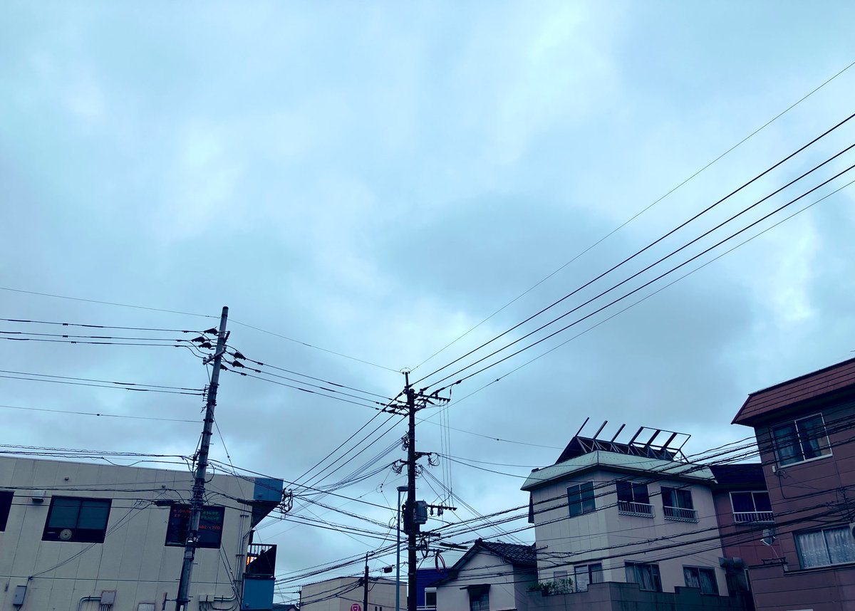 jonyTonsuke's tweet photo. おはようございます٩( 'ω' )و 

昨日の昼に大雨が降りそれから今日まで天気は悪いままです☔️

今日は休日出勤なので一服して仕事いてきます🚗 https://t.co/v5Zd8eHZfs