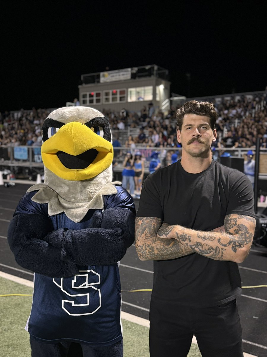 CSHSAthletics (@cshsathletics1) on Twitter photo Who’s taller…Taylor or Floyd? 🤣
We look forward to inducting Taylor Lewan into our Cactus Shadows (Cave Creek, AZ) Hall of Fame on October 18 at halftime of our Homecoming game!
<a href="/TaylorLewan77/">Taylor Lewan</a> <a href="/gridironarizona/">Gridiron Arizona</a> <a href="/VarsityShow/">Varsity Sports Show-- Varsity Media Foundation</a> <a href="/AZPreps365/">AZPreps365</a> <a href="/CamCox12/">Cameron Cox</a> <a href="/azc_obert/">Richard Obert</a> <a href="/JUSTCHILLY/">Just Chilly</a> st Who’s taller…Taylor or Floyd? 🤣
We look forward to inducting Taylor Lewan into our Cactus Shadows (Cave Creek, AZ) Hall of Fame on October 18 at halftime of our Homecoming game!
<a href="/TaylorLewan77/">Taylor Lewan</a> <a href="/gridironarizona/">Gridiron Arizona</a> <a href="/VarsityShow/">Varsity Sports Show-- Varsity Media Foundation</a> <a href="/AZPreps365/">AZPreps365</a> <a href="/CamCox12/">Cameron Cox</a> <a href="/azc_obert/">Richard Obert</a> <a href="/JUSTCHILLY/">Just Chilly</a> st