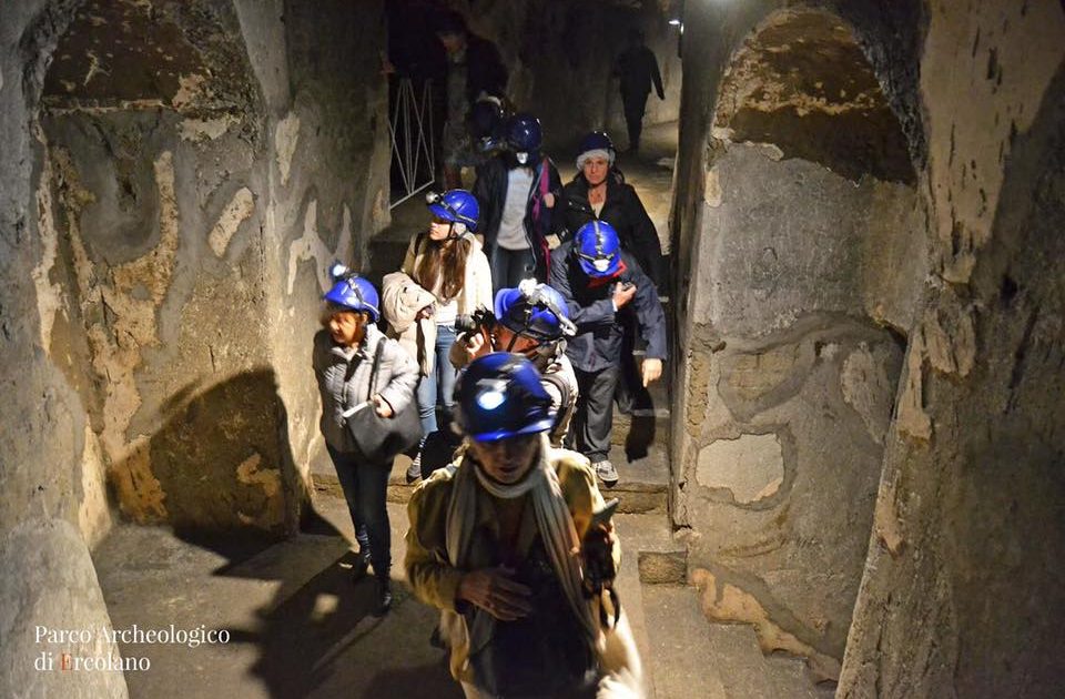 Visite guidate al Teatro Antico di Ercolano con il percorso sotterraneo dlvr.it/TDWyDD