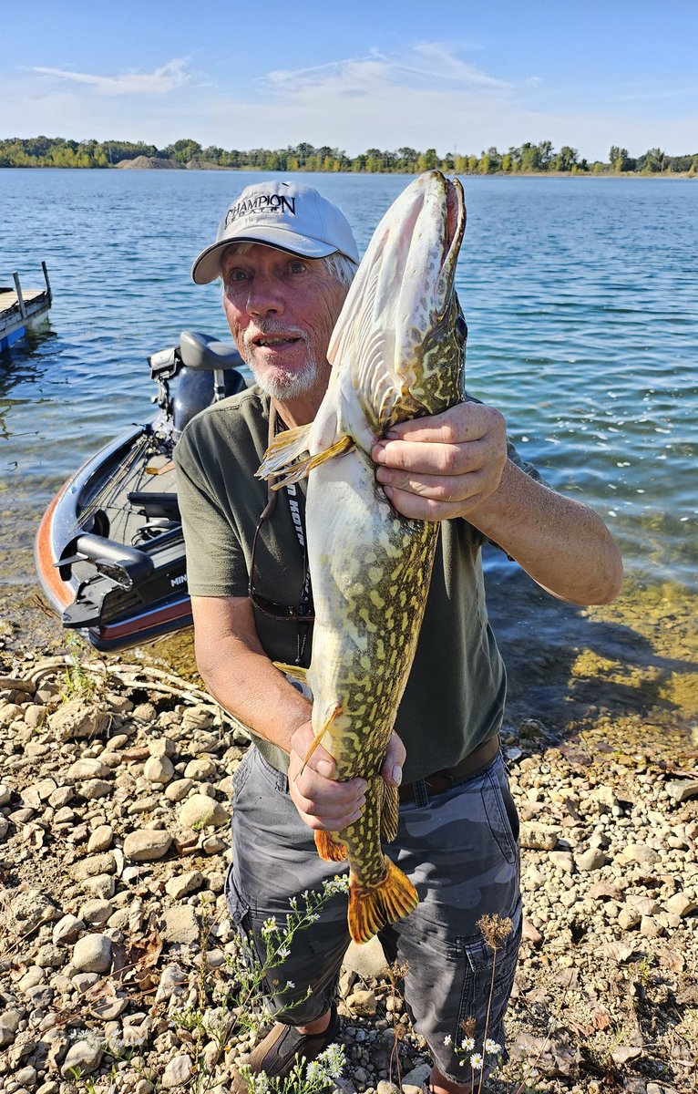 InShardsOfNight's tweet photo. Your girl fished her heart out today to bring Boat 7 to a final overall standings place of 7th (of 18) and to qualify myself for the ICC on Lake Erie! Yes, I kissed that 3lb Bass, but made Jim handle that slimy 28" 6.34lb Pike (punk fish won me some money at least). #FishyFishy https://t.co/r5Xfm4alh1