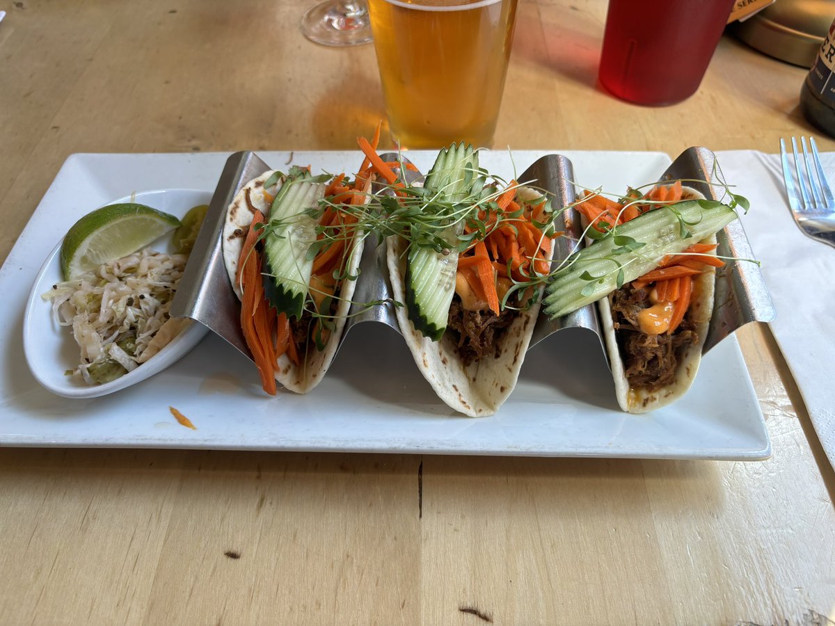 MarcOxoby's tweet photo. Tacos! Placerville Public House: bahn mi (#826). #biglifeintacos https://t.co/6DLX8aQSh3