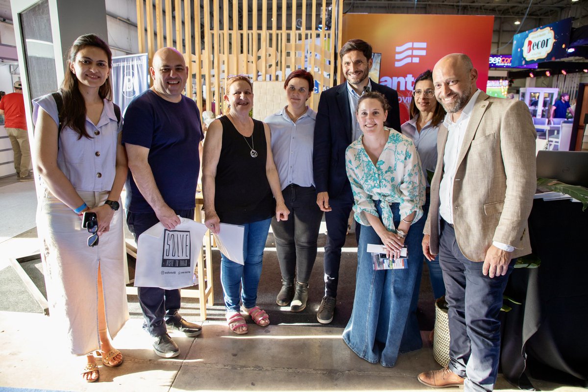 JimenaSenn's tweet photo. FECOL+EXPODEMA 2024

Junto a @maxipullaro @GustavoPuccini y @RodrigoAMuller recorrimos @FECOLEXPODEMA la feria productiva más importante de la región. https://t.co/KrUttjst0P