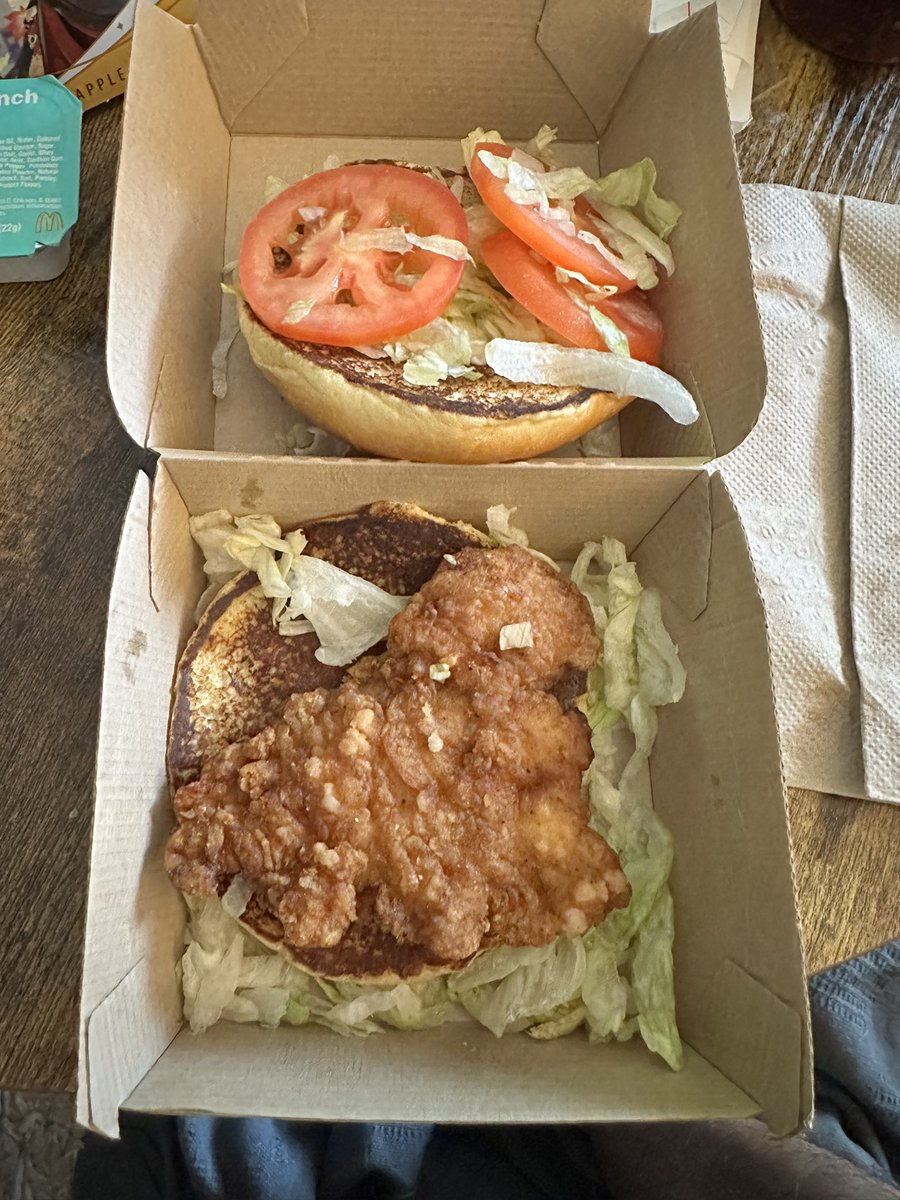ChristianXavez's tweet photo. The size of the chicken in my deluxe mccrispy from @McDonalds is downright offensive. Feels bad. https://t.co/ddRqwGcHmK