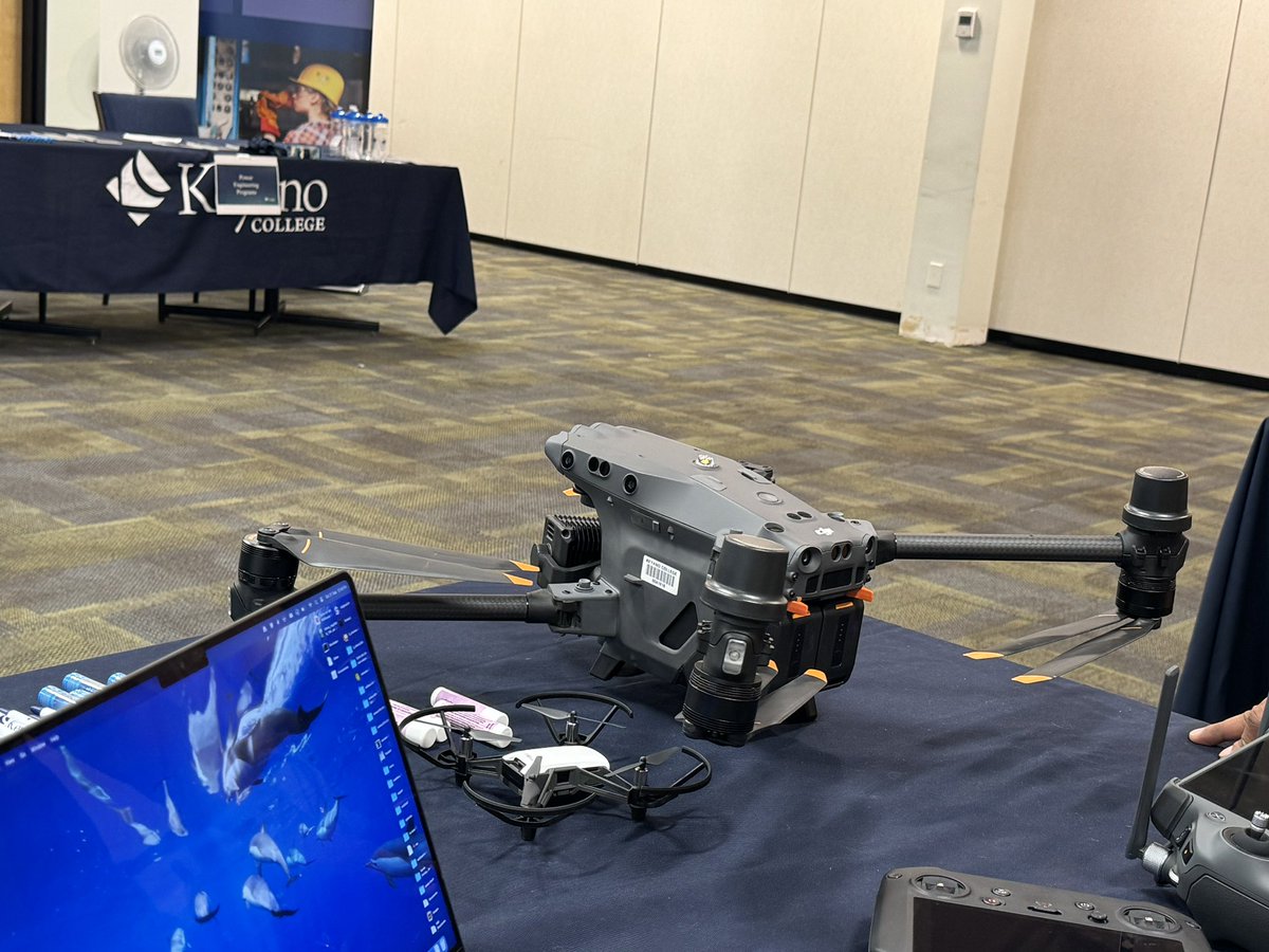 SaidElMejdani's tweet image. At @keyanocollege open doors with my friend @miguelb presenting the Computer System Technology program.
#coding #Drones #Robotics #Java #javascript #python #cpp