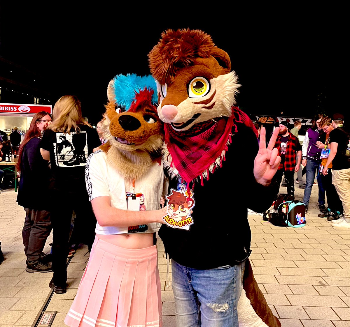 Met <a href="/MrTomxo/">MrTomxo</a> outside at #Eurofurence and we finally managed to get a picture together xD 💜🦦🐾