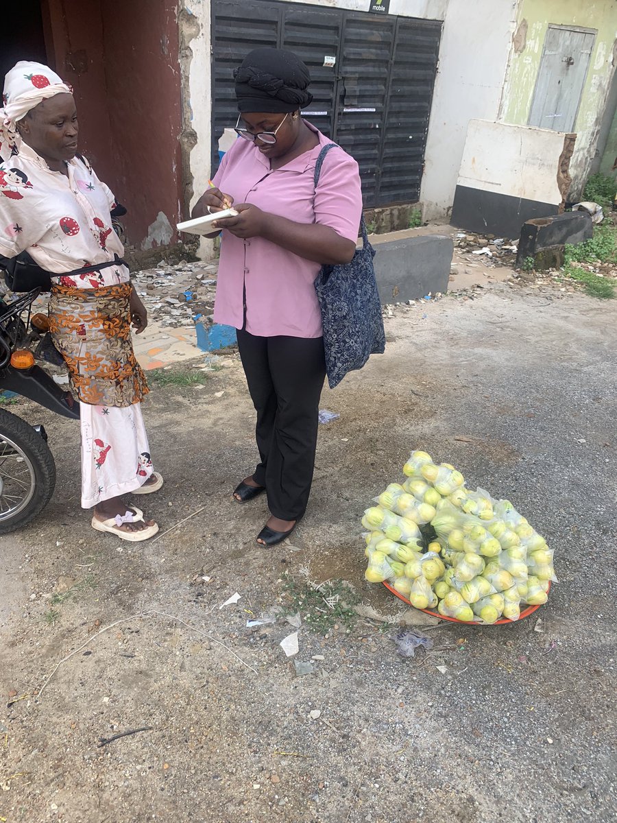 john_fatoye's tweet photo. When we approached her, 
She thought we wanted to buy garden egg

We had only one question for her
Do you have any child and hope he/she is in school?

In shock and almost in tears at the same time
She opened up 

She has 6 children that her husband has abandoned with her https://t.co/2Mub6v7IJ1