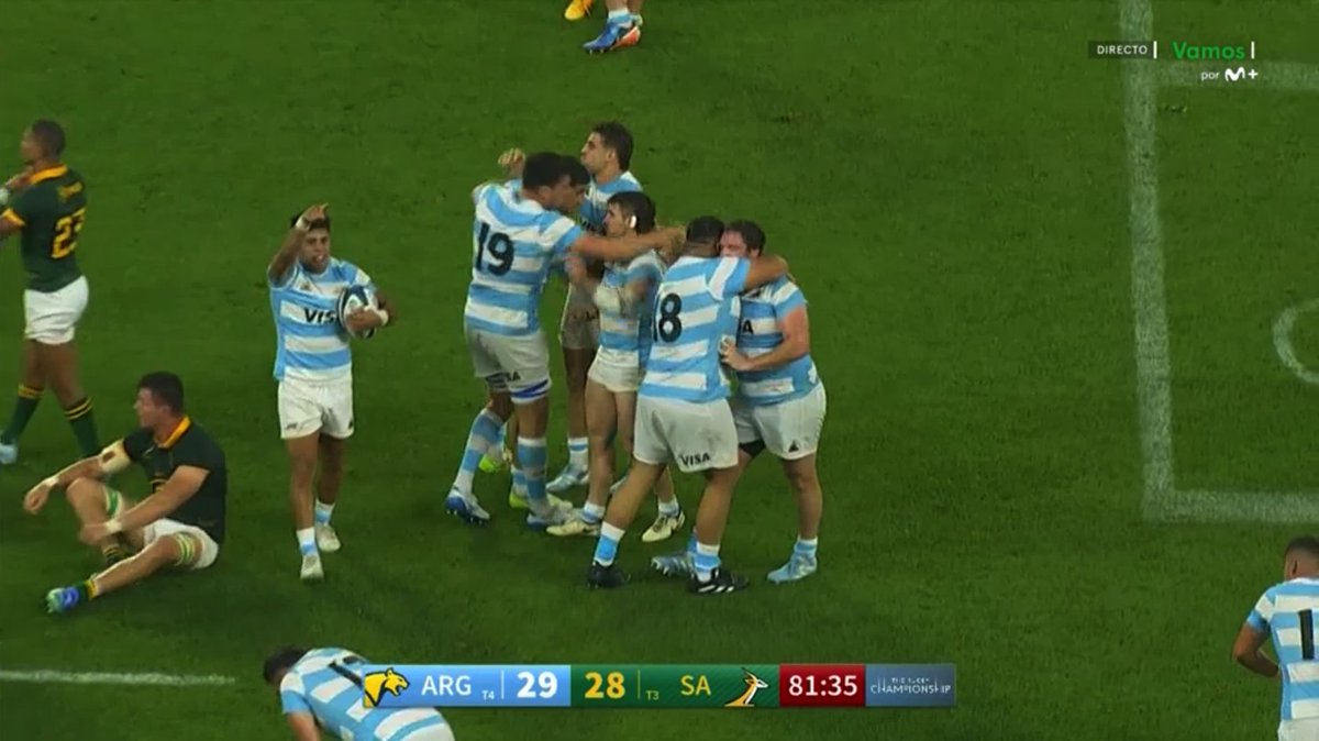 Figueroa_Reyes's tweet image. Los Pumas le acaban de quitar el invicto al mejor equipo del mundo y el próximo sábado se define si salimos campeones del Rugby Championship. Remontémonos a unos atrás donde el meme de la derrota digna pasó a ser "le ganamos a las 3 potencias del sur". No existe nada más poderoso…