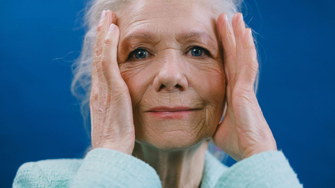 LEseniorcare's tweet photo. Is #hearing loss AVOIDABLE? Read now to find out https://t.co/E3jVpWtTLv #seniorcare #agingcare #seniorhealth #hearingloss #hearingissues #seniorliving #Mesa #Tempe #ApacheJunction https://t.co/TgzdpNFrm0