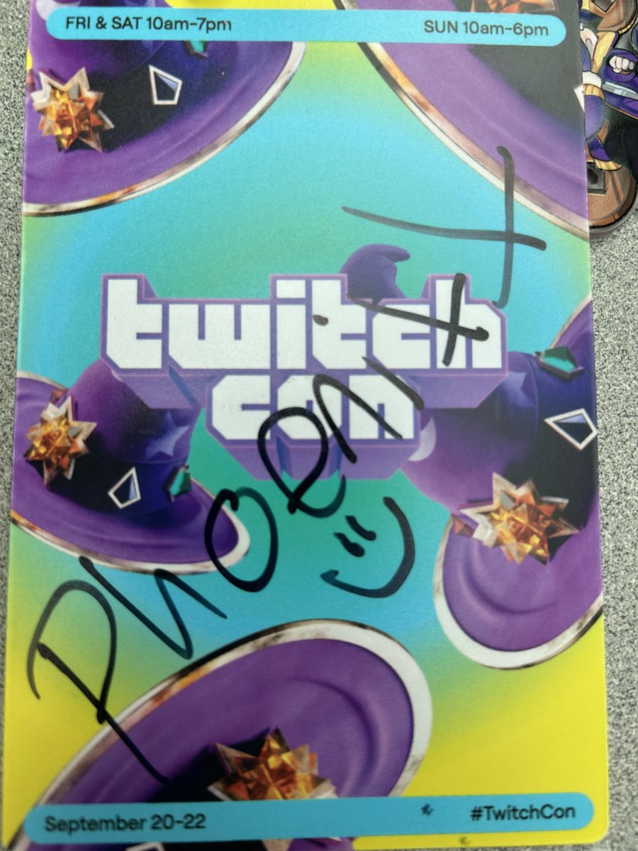 Talk about making my day at twitch con! I got to meet the amazing <a href="/Andy_Ssj5/">AndySSJ 🥁 | 🇵🇪</a> and <a href="/PhoenixxVT/">PhoenixX 🔥</a> today! Thank you guys for the autographs and hugs!