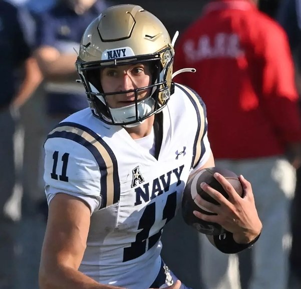 NCAAFNation247's tweet photo. Week 4 Performance

QB Blake Horvath - Navy

• 192 Passing yards 2 TDs
• 211 Rushing yards 4 TDs https://t.co/LX4blSA9jd