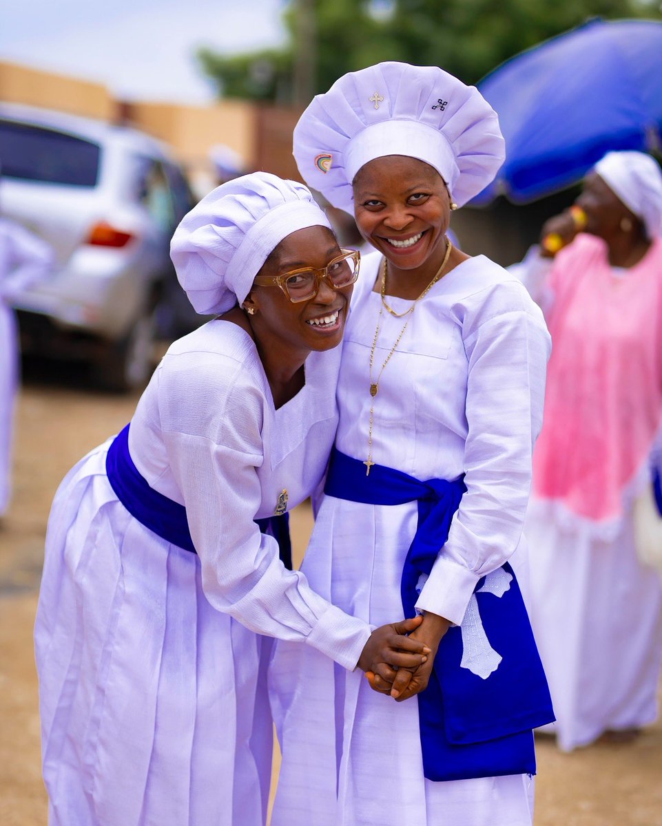 mide_west's tweet photo. Let us then approach God’s throne of grace with confidence, so that we may receive mercy and find grace to help us in our time of need.

Cc @full_celestial_ 📸 @olamide_west 
#weintheccc #celestialgeneration #ccchymns #papaoshoffa #celestialchurchofchrist #full_celestial_ 🌈🌈🌈 https://t.co/B1XiY6AXUb