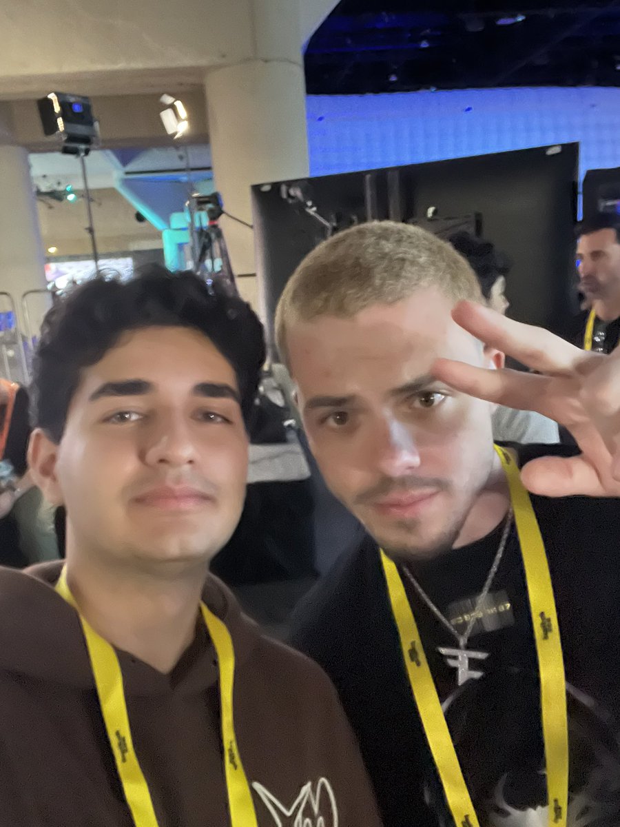 traqzin's tweet image. Met @Clix @FaZeRug @FaZeAdapt @StableRonaldo