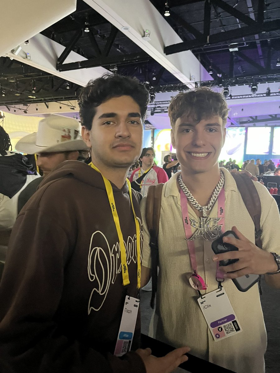 traqzin's tweet image. Met @Clix @FaZeRug @FaZeAdapt @StableRonaldo